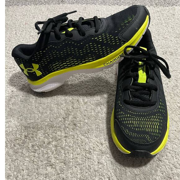 Under Armour EU 38.5 Womens 8 Kids 6Y Charged Escape Running Shoe Sneakers Black - Picture 1 of 11
